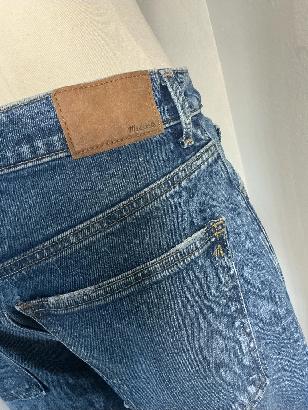 Madewell Relaxed Bootcut Jeans Size 28 Medium Wash High Rise Denim - Picture 4 of 8